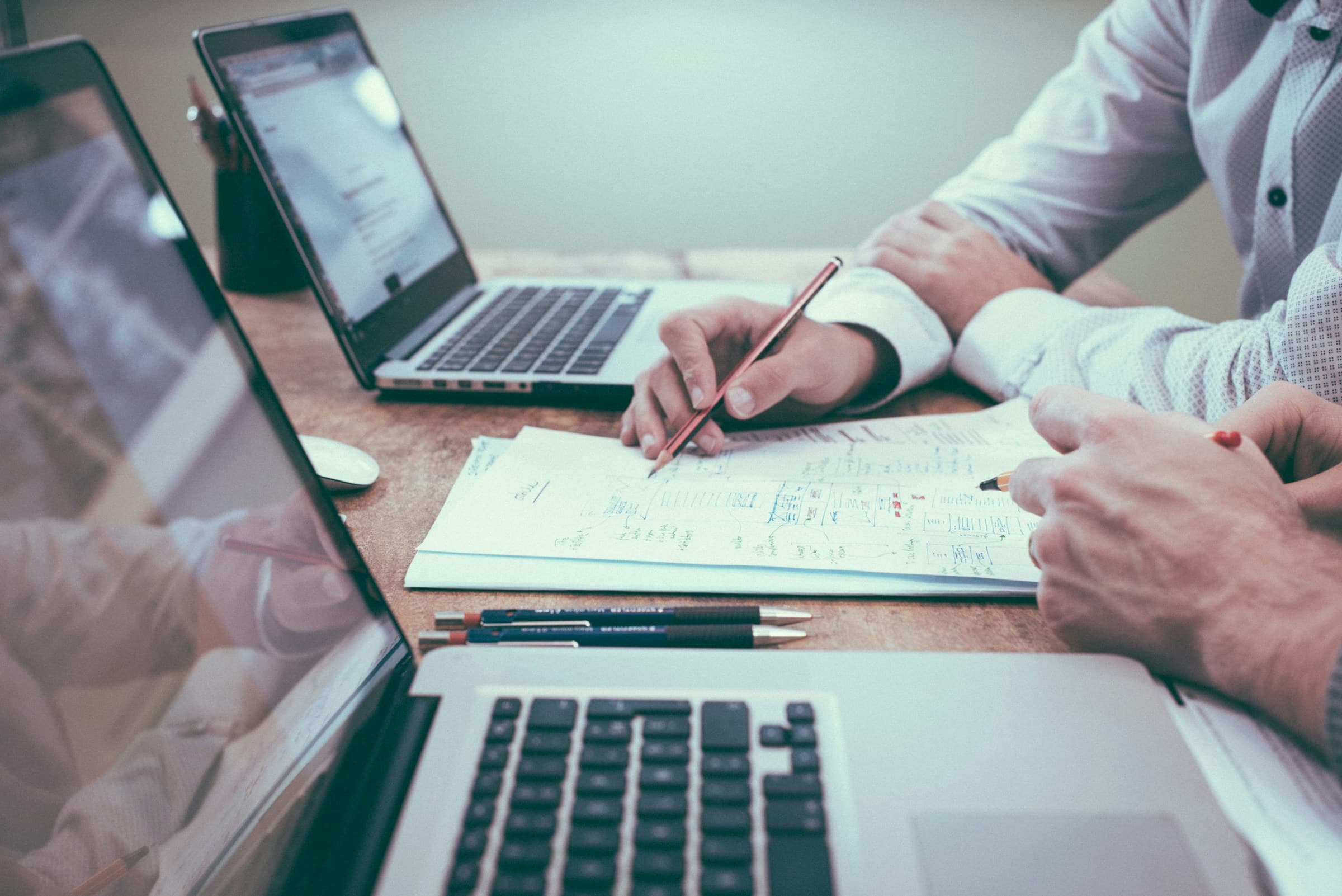 como reducir gastos de una empresa